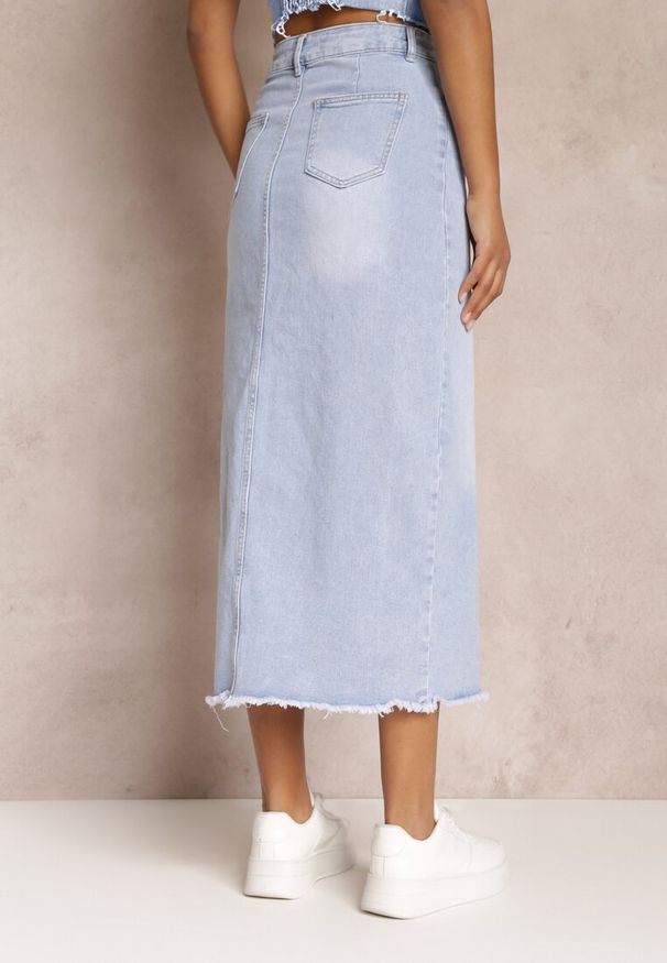 Renee - Niebieska Jeansowa Spódnica Maxi z Wysokim Stanem Elvi. Stan: podwyższony. Kolor: niebieski. Materiał: jeans. Wzór: aplikacja