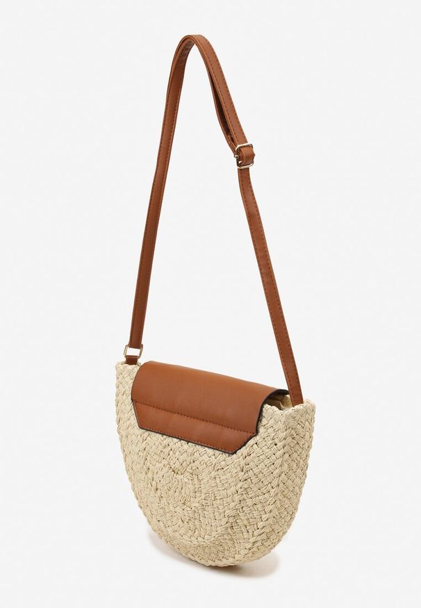 Born2be - Jasnobeżowa Torebka Boho z Plecionki z Klapką i Paskiem z Imitacji Skóry Varya. Kolor: beżowy. Materiał: skórzane. Styl: boho