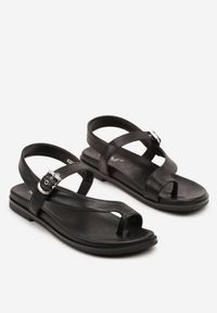 Renee - Czarne Sandały Japonki z Paskiem z Klamerką Reavessa. Zapięcie: pasek. Kolor: czarny. Materiał: jeans. Sezon: lato. Obcas: na obcasie. Styl: elegancki. Wysokość obcasa: niski #5