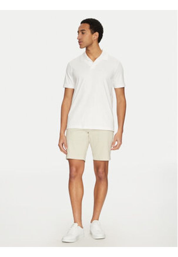 Calvin Klein Szorty materiałowe Modern Twill K10K114063 Beżowy Slim Fit. Kolor: beżowy. Materiał: bawełna