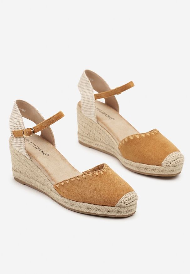 Born2be - Brązowe Sandały Espadryle na Koturnie w Stylu Boho Merilwena. Okazja: na co dzień. Zapięcie: sprzączka. Kolor: brązowy. Obcas: na koturnie. Styl: boho