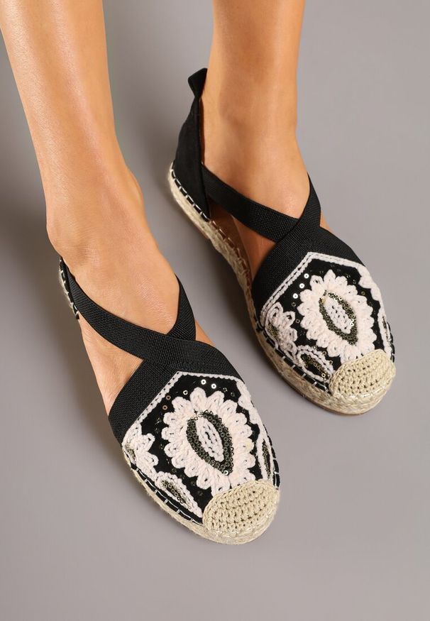 Renee - Czarne Espadryle w Stylu Boho Zdobione Haftem Cekinami i Plecionką Idariva. Okazja: na spacer, na co dzień. Zapięcie: pasek. Kolor: czarny. Materiał: jeans. Wzór: aplikacja, haft. Obcas: na obcasie. Styl: boho. Wysokość obcasa: niski