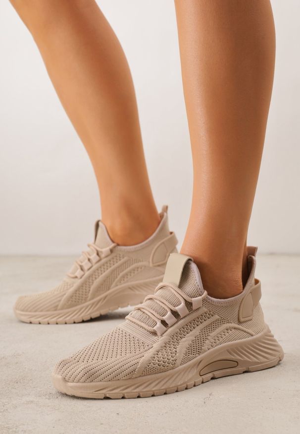 Born2be - Ciemnobeżowe Sznurowane Buty Sportowe na Grubszej Podeszwie Unamarie. Okazja: na spacer. Kolor: beżowy. Materiał: jeans, dresówka. Szerokość cholewki: normalna. Sport: turystyka piesza