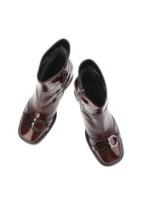 Bordowe Botki S.Barski Obuwie Damskie Na Obcasie. Okazja: na co dzień. Zapięcie: sprzączka. Kolor: czerwony. Szerokość cholewki: normalna. Materiał: lakier. Sezon: zima, jesień. Obcas: na obcasie. Styl: casual, elegancki. Wysokość obcasa: średni #6