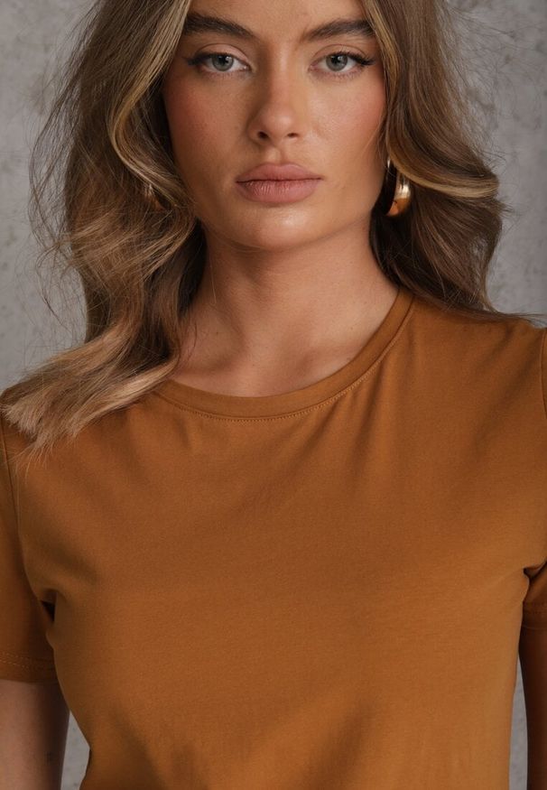 Renee - Brązowy T-shirt z Bawełny z Okrągłym Dekoltem Nedima. Okazja: na co dzień. Kolor: brązowy. Materiał: bawełna. Styl: casual, klasyczny