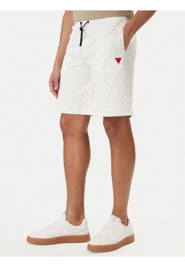 Guess Szorty sportowe Z4YD03 K7122 Écru Regular Fit. Materiał: syntetyk. Styl: sportowy