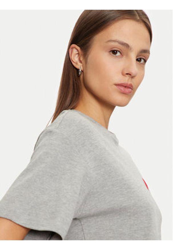 Vero Moda T-Shirt Thilde 10329163 Szary Regular Fit. Kolor: szary. Materiał: syntetyk, bawełna