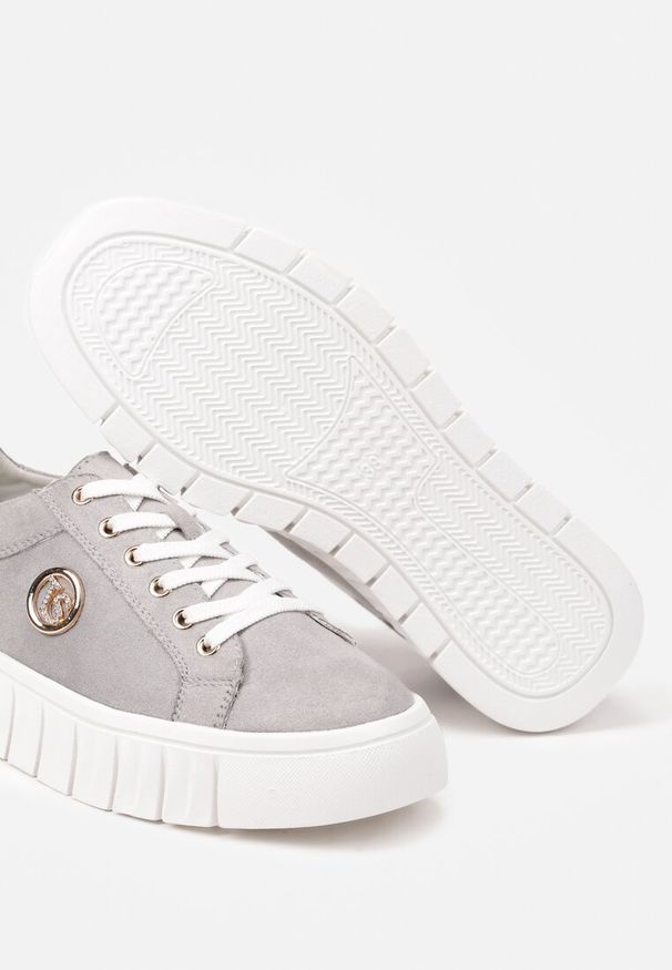 Renee - Szare Sznurowane Sneakersy Vices na Platformie z Tłoczeniem i Metaliczną Aplikacją Lavfedi. Okazja: na co dzień. Zapięcie: sznurówki. Kolor: szary. Materiał: jeans. Wzór: aplikacja. Obcas: na platformie