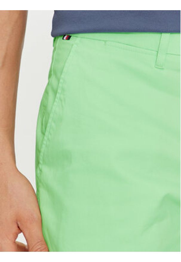 TOMMY HILFIGER - Tommy Hilfiger Szorty materiałowe Brooklyn MW0MW23563 Zielony Regular Fit. Kolor: zielony. Materiał: bawełna