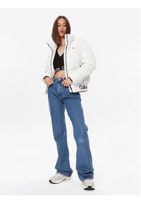 Calvin Klein Jeans Kurtka puchowa J20J222334 Biały Relaxed Fit. Kolor: biały. Materiał: syntetyk