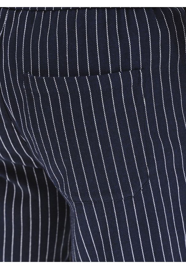 Pako Lorente - PAKO LORENTE - Granatowe spodenki męskie w prążek z lnem. Okazja: na co dzień. Kolor: niebieski. Materiał: len. Wzór: prążki. Styl: casual
