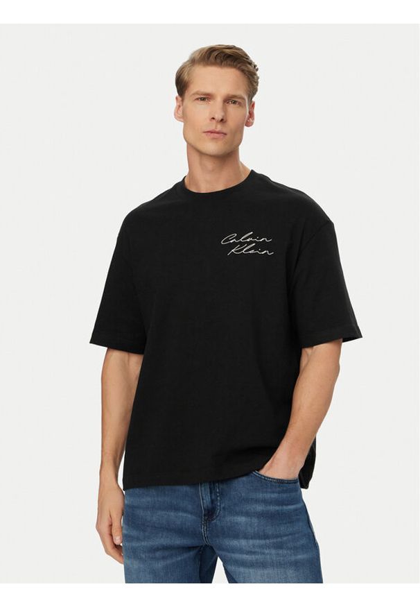 Calvin Klein Jeans T-Shirt LV04RE828G Czarny Regular Fit. Kolor: czarny. Materiał: bawełna