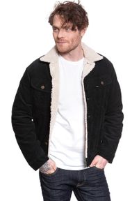 Lee - KURTKA ZIMOWA LEE SHERPA JACKET BLACK L87AQM01. Kolor: czarny. Materiał: jeans, materiał, sztruks, bawełna. Wzór: kolorowy, jednolity, nadruk. Sezon: zima. Styl: sportowy, vintage, elegancki, klasyczny