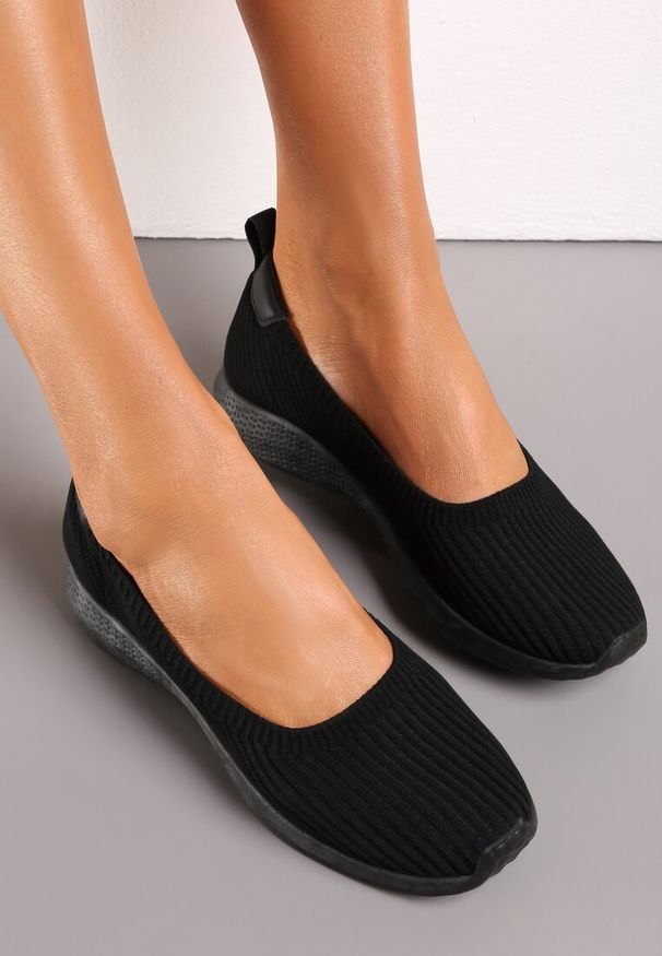 Renee - Czarne Tenisówki Wsuwane z Elastyczną Cholewką Calvinus. Okazja: na co dzień, do pracy, na spacer. Zapięcie: bez zapięcia. Kolor: czarny. Materiał: jeans. Szerokość cholewki: normalna. Styl: sportowy, casual, elegancki