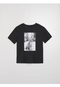 Sinsay - Bawełniana koszulka z nadrukiem - szary. Kolor: szary. Materiał: bawełna. Wzór: nadruk #1