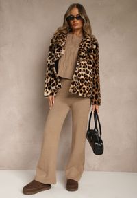 Renee - Ciemnobeżowy Komplet Dzianinowy z Wełną i Bawełną Szerokie Spodnie i Krótki Sweter Otisona. Kolor: beżowy. Materiał: dzianina, wełna, bawełna #3