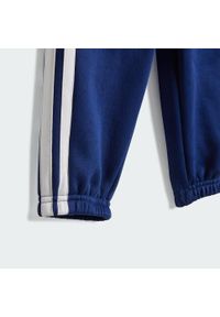 Adidas - Zestaw Essentials Joggers Kids. Kolor: biały, niebieski, wielokolorowy. Materiał: dresówka, materiał. Styl: młodzieżowy