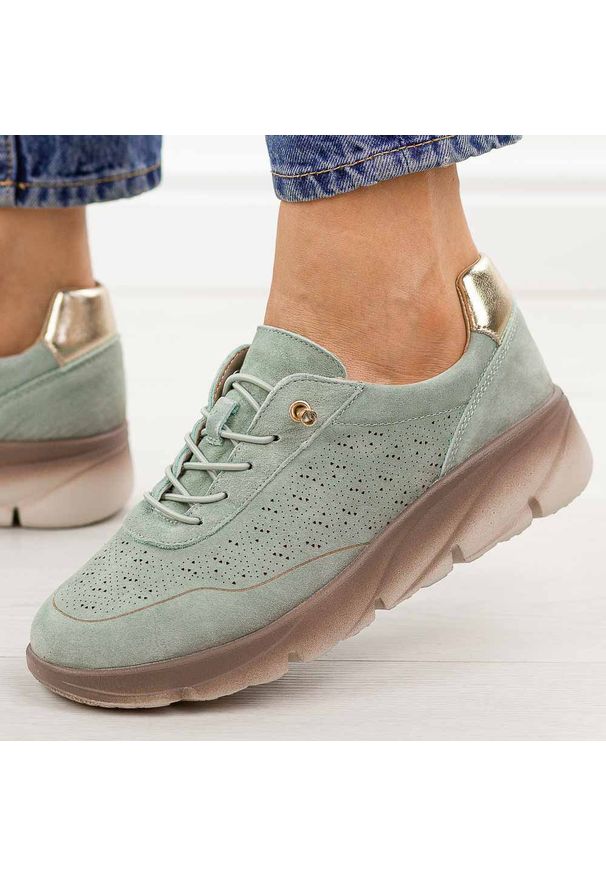Zielone skórzane półbuty damskie Sergio Leone Sp002. Okazja: na co dzień. Nosek buta: okrągły. Kolor: zielony. Materiał: skóra, nubuk. Szerokość cholewki: normalna. Sezon: wiosna, jesień, lato. Styl: casual, elegancki, klasyczny
