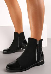 Renee - Czarne Botki Sztyblety z Lakierowaną Wstawką Zewdisa. Kolor: czarny. Materiał: lakier. Styl: klasyczny #3