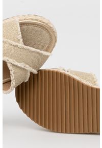 Wrangler sandały Kim Tex damskie kolor beżowy na platformie. Zapięcie: klamry. Kolor: beżowy. Materiał: guma. Obcas: na platformie #3
