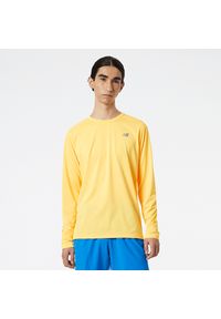 Koszulka New Balance MT03205VAC – żółta. Kolor: żółty. Materiał: poliester, materiał. Długość rękawa: długi rękaw. Długość: długie. Sport: fitness