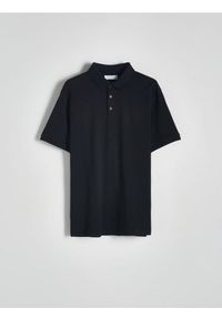 Reserved - Koszulka polo regular - czarny. Typ kołnierza: polo. Kolor: czarny. Materiał: bawełna