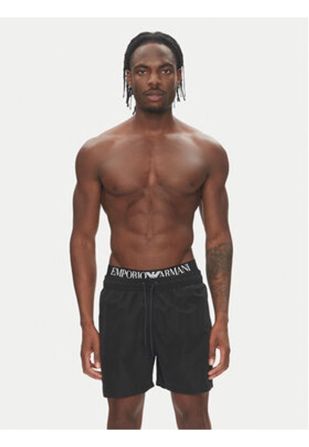 Emporio Armani Szorty kąpielowe EM000686 AF12329 MC117 Czarny Regular Fit. Kolor: czarny. Materiał: syntetyk