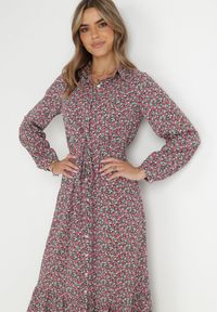 Born2be - Czarno-Czerwona Sukienka Hesolis. Kolor: czarny. Wzór: kwiaty, nadruk, aplikacja. Typ sukienki: koszulowe. Styl: klasyczny. Długość: maxi #6