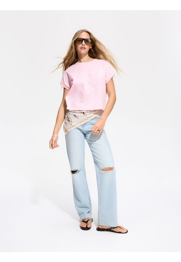 Reserved - T-shirt z kieszonką - pastelowy róż. Kolor: różowy. Materiał: bawełna