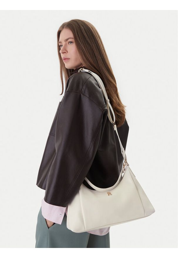 TOMMY HILFIGER - Tommy Hilfiger Torebka Th Essential Shoulder Bag AW0AW18373 Beżowy. Kolor: beżowy. Materiał: skórzane