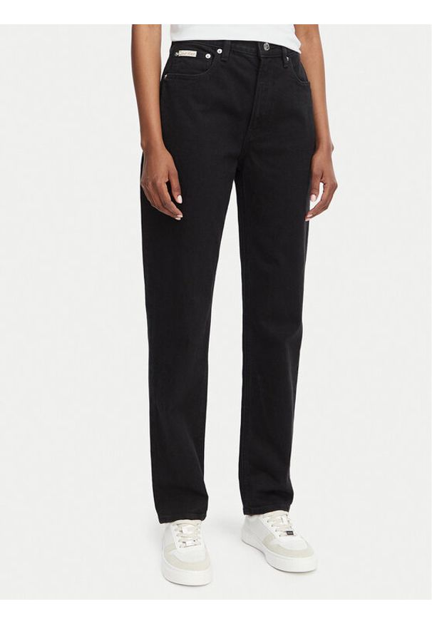 Calvin Klein Jeans Jeansy New Mom Jean LV047D843G Czarny Mom Fit. Kolor: czarny
