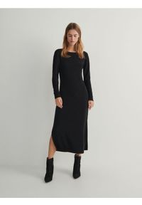 Reserved - Gładka sukienka - czarny. Kolor: czarny. Materiał: dzianina. Wzór: gładki. Typ sukienki: proste #1