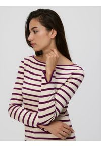 Reserved - Longsleeve w paski - granatowy. Kolor: niebieski. Materiał: bawełna. Długość rękawa: długi rękaw. Wzór: paski #1