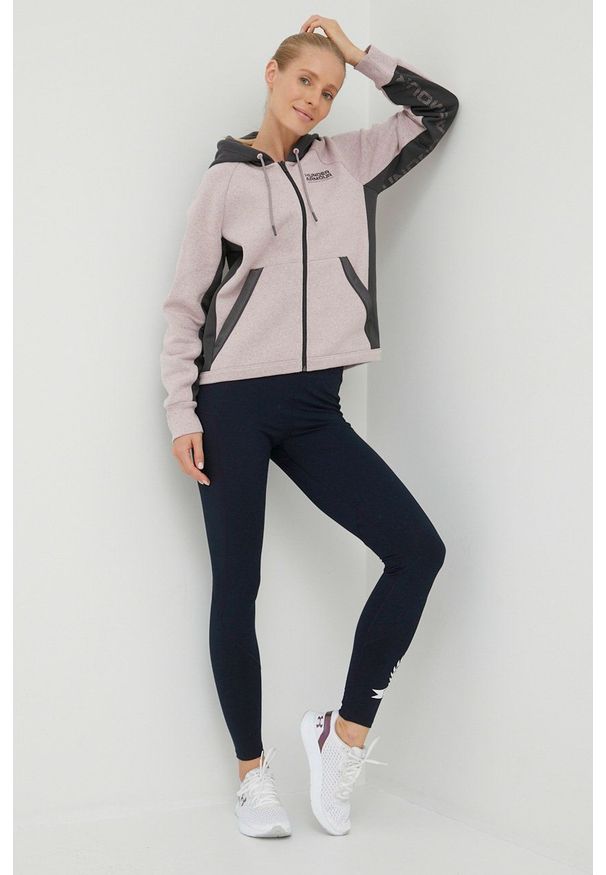 Under Armour bluza damska kolor różowy z kapturem melanżowa. Okazja: na co dzień. Typ kołnierza: kaptur. Kolor: różowy. Materiał: dzianina. Długość rękawa: raglanowy rękaw. Długość: długie. Wzór: melanż. Styl: casual