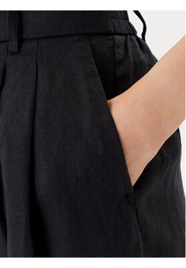 United Colors of Benetton - United Colors Of Benetton Bermudy 4AGHD901V Czarny Relaxed Fit. Kolor: czarny. Materiał: len