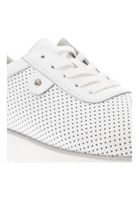 Białe Sneakersy S.Barski Modne Ażurowe Obuwie Damskie. Okazja: na co dzień. Zapięcie: sznurówki. Kolor: biały. Materiał: skóra. Szerokość cholewki: normalna. Wzór: ażurowy. Styl: klasyczny, sportowy, casual, elegancki