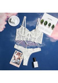 Intica - Komplet bielizny z gorsetowym biustonoszem z koronką Payton. Kolor: biały. Materiał: koronka. Wzór: koronka