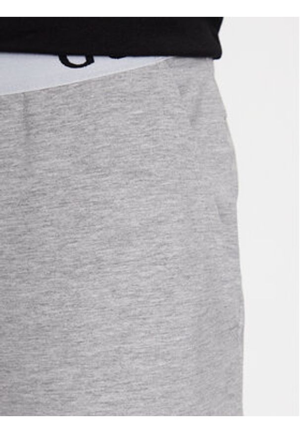 Guess Joggery U3YB00 KBS91 Szary Regular Fit. Kolor: szary. Materiał: bawełna