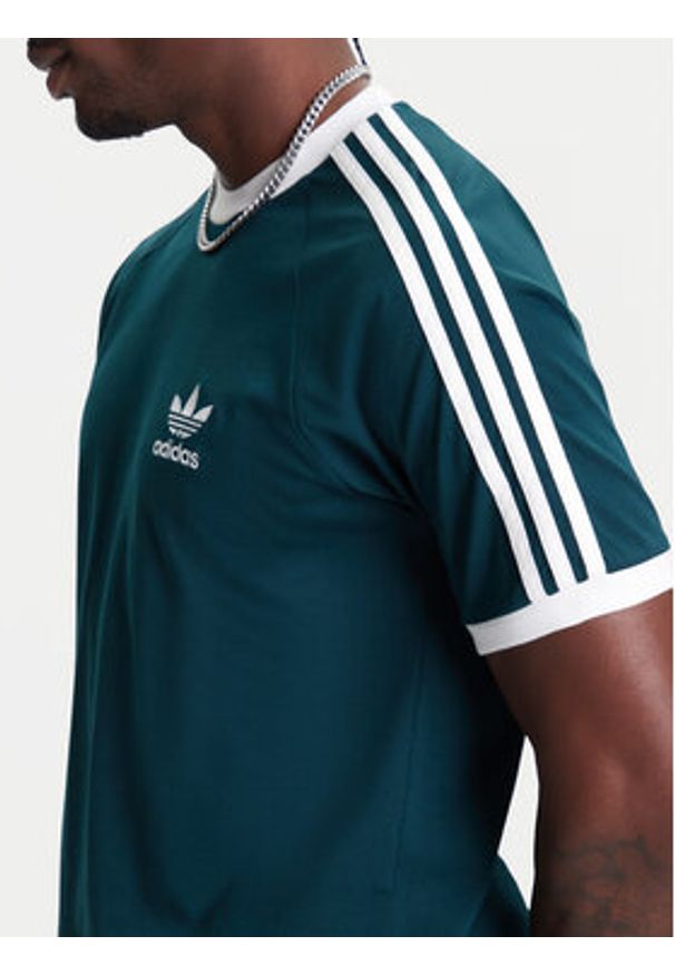 Adidas - adidas T-Shirt adicolor Classics 3-Stripes JY1374 Zielony Slim Fit. Kolor: zielony. Materiał: bawełna