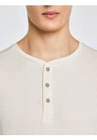 Big-Star - Bluzka męska z długim rękawem kremowa Merrts 103. Okazja: na co dzień, do pracy. Kolor: kremowy. Materiał: skóra, dzianina, jeans. Długość rękawa: długi rękaw. Długość: długie. Styl: casual #3