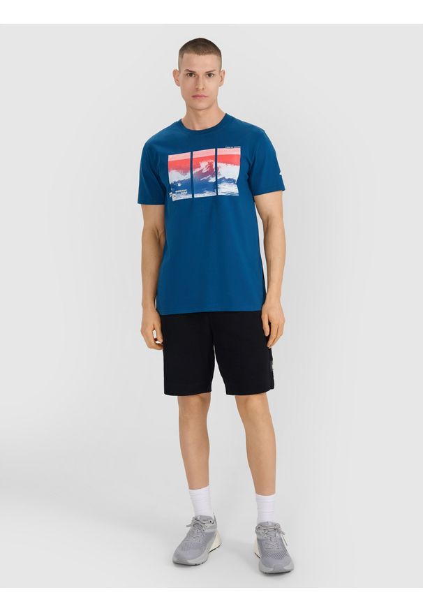 4f - 4F T-shirt regular z nadrukiem męski - turkusowy S. Okazja: na co dzień. Kolor: turkusowy. Materiał: jersey, bawełna, materiał. Długość rękawa: krótki rękaw. Długość: krótkie. Wzór: nadruk. Styl: casual, klasyczny, sportowy