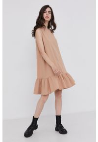Answear Lab Sukienka bawełniana kolor beżowy mini oversize. Kolor: beżowy. Materiał: bawełna. Typ sukienki: oversize. Styl: wakacyjny. Długość: mini #2