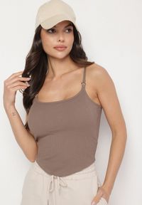 Born2be - Beżowy Top na Regulowanych Ramiączkach Deviosa. Okazja: na co dzień. Kolor: beżowy. Materiał: materiał. Długość rękawa: na ramiączkach. Styl: klasyczny, elegancki, casual