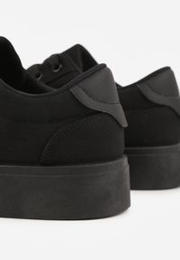Born2be - Czarne Sneakersy na Grubej Podeszwie z Tłoczeniem Larviona. Okazja: na co dzień. Kolor: czarny. Materiał: jeans #3