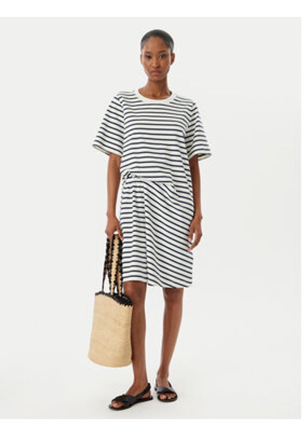 Weekend Max Mara Sukienka codzienna 2515621012650 Granatowy Regular Fit. Okazja: na co dzień. Kolor: niebieski. Materiał: bawełna. Typ sukienki: proste. Styl: casual