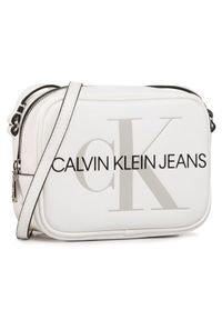 Calvin Klein Jeans Torebka Camera Bag K60K607202 Biały. Kolor: biały. Materiał: skórzane #1