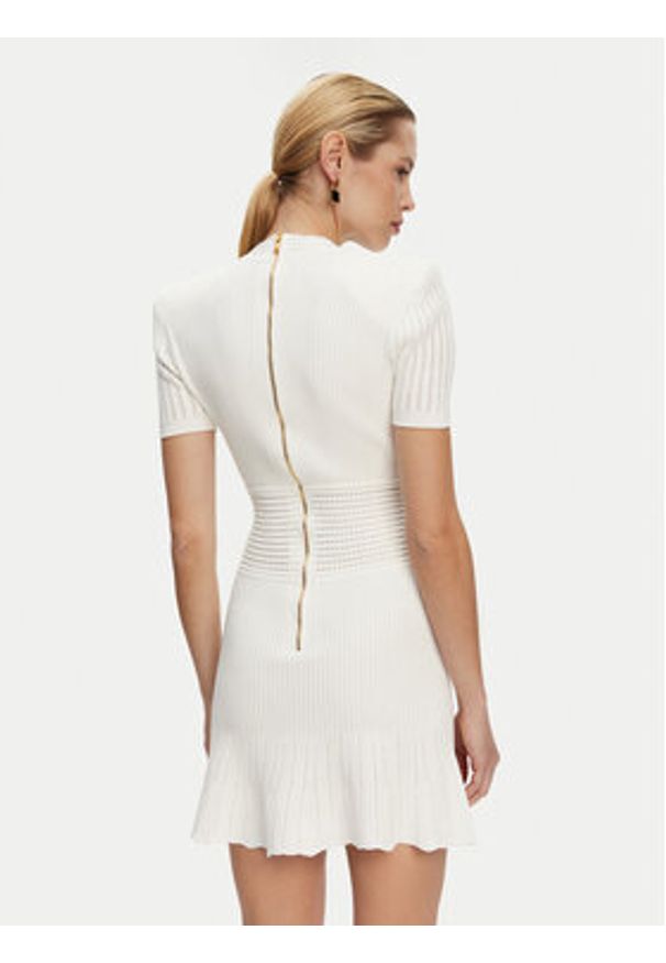 Balmain Sukienka dzianinowa DF1R7320KF24 Biały Regular Fit. Kolor: biały. Materiał: wiskoza