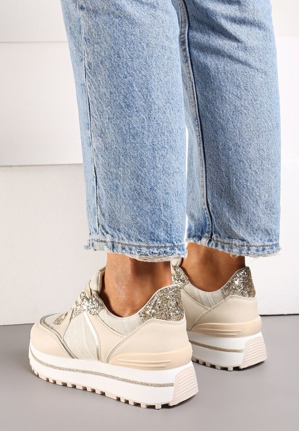 Born2be - Beżowe Sneakersy na Grubej Podeszwie Ozdobione Brokatem Niretha. Kolor: beżowy. Materiał: jeans. Wzór: aplikacja. Obcas: na platformie