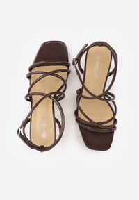 Renee - Brązowe Sandały na Szpilce z Cienkimi Paseczkami i Kwadratowym Noskiem Danita. Okazja: na co dzień, na imprezę. Kolor: brązowy. Materiał: skóra, koronka. Obcas: na szpilce. Styl: casual #7