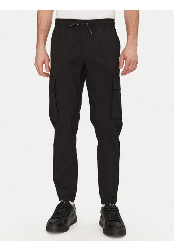 Resteröds Joggery 8231 6225 Czarny Regular Fit. Kolor: czarny. Materiał: syntetyk